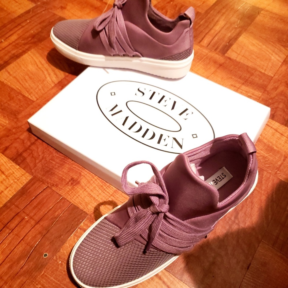 Size 5 sneakers